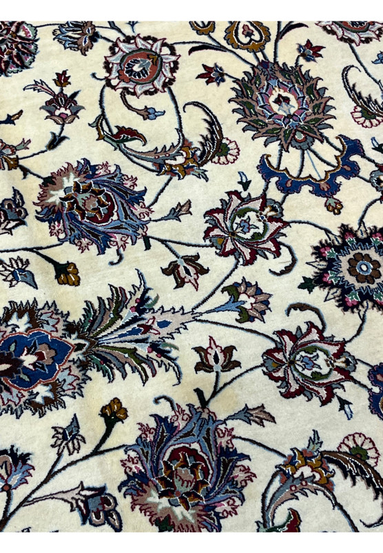 Detailed backside view of Persian Mashad rug foundation highlighting dense knot structure and high-quality wool weaving