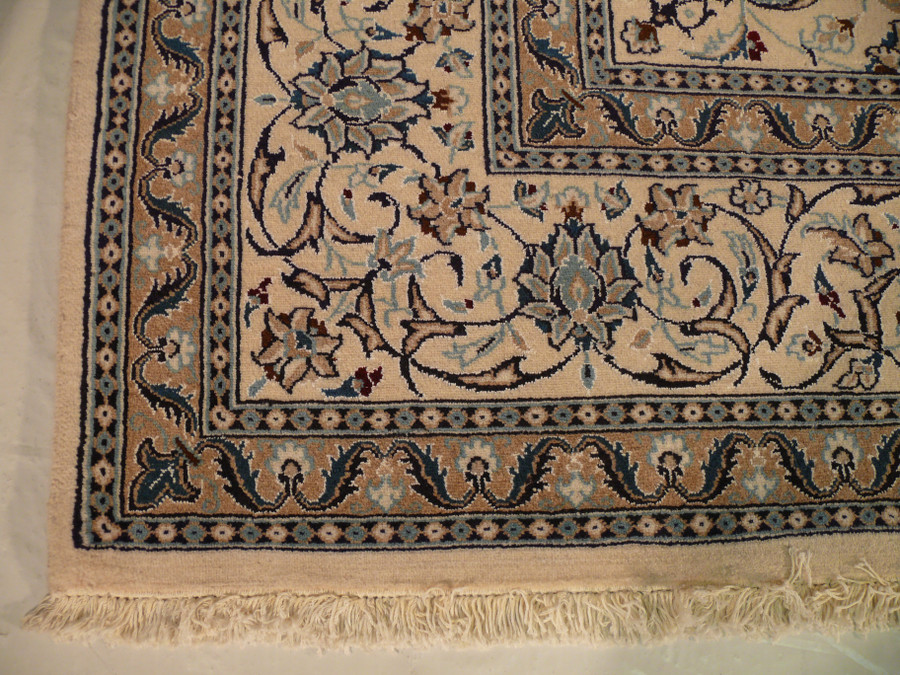 8'2" x 11'5" Persian Nain Rug 3