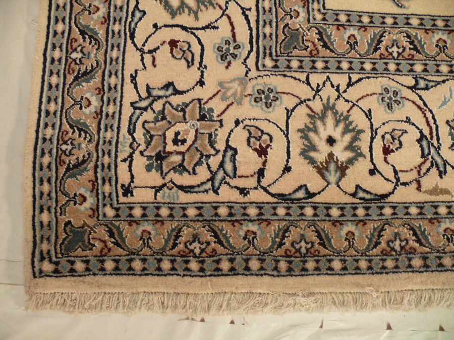 8' x 12' Persian Nain Rug