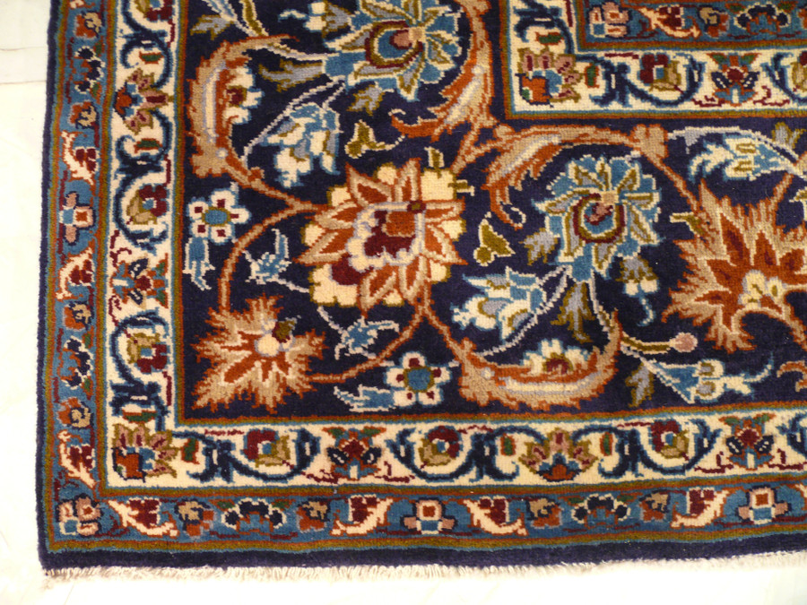 9'5" x 13'6" Persian Kashan Rug