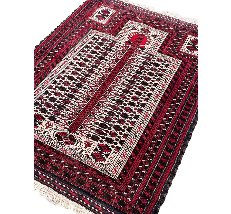 3'2" x 4'1" Persian Baluch Prayer Rug