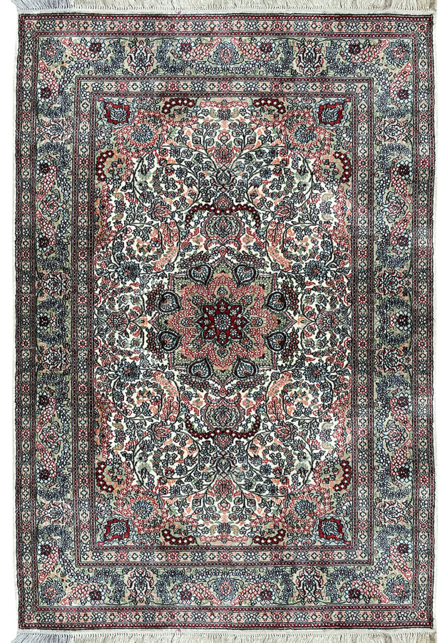 3 x 5'2 Oriental Tabriz 100% Silk Rug