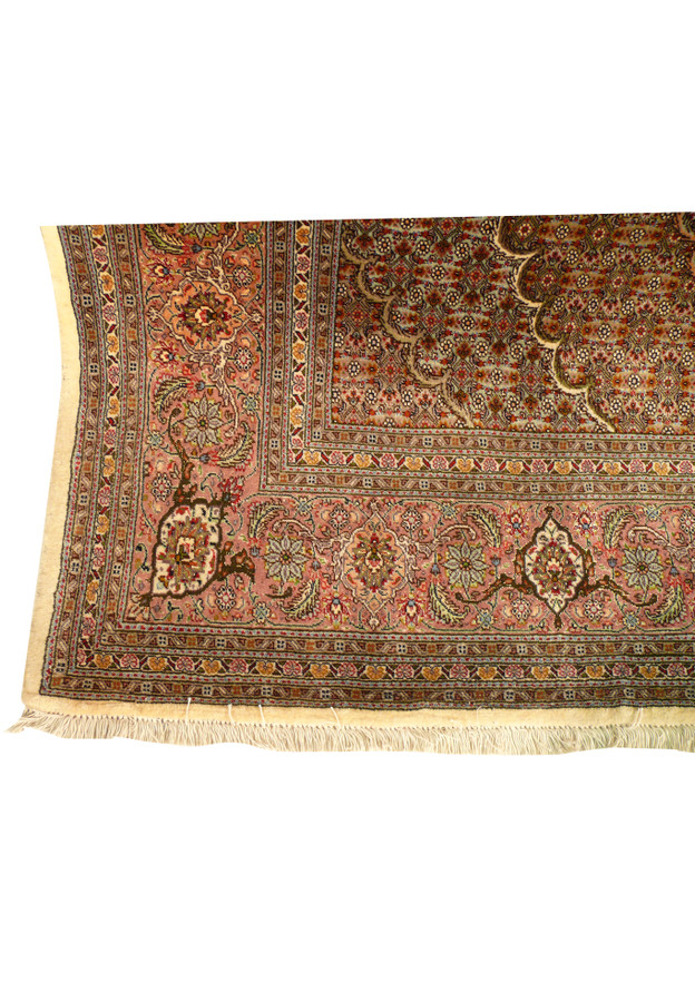 Close-up of the border of the 6'6" x 9'9" Tabriz Mahi Silk Rug with detailed floral motifs.
