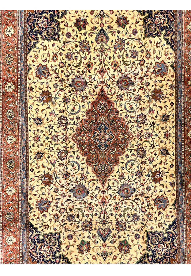 9x13 Persian Sarough rug midfield ivory ground rust medallion navy spandrels closeup