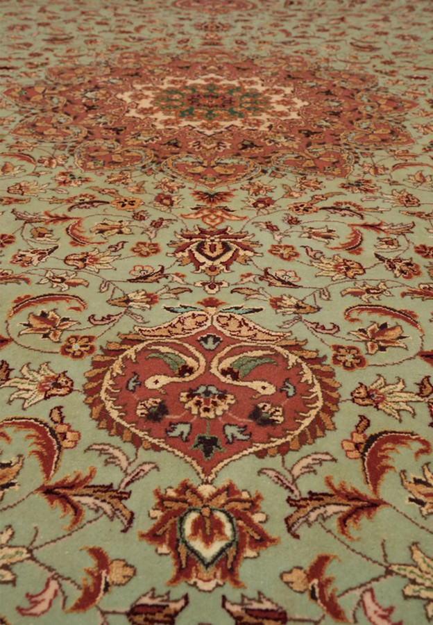 Foundation closeup of fine Persian Isfahan rug showing wool and silk pile on a silk base