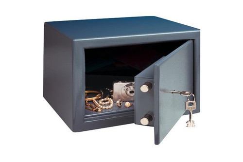FREE-STANDING SAFE 