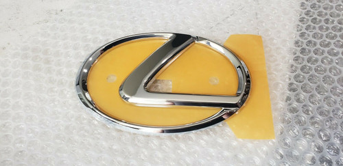 01-05 OEM NEW LEXUS IS300 FRONT GRILLE CHROME EMBLEM 2001 2002 2003 2004 2005