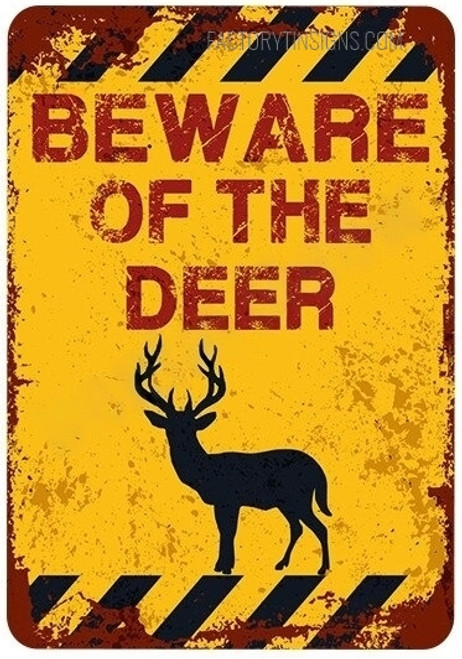 Beware Of The Deer Typography Zoo Animal Vintage Metal Signs Retro Metal Tin Signs for Wall Hanging And Wall Decor