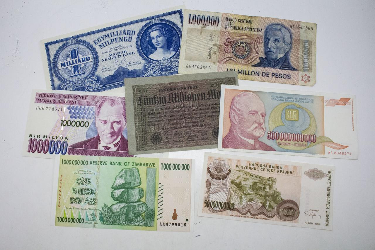 Hyperinflation 7 High Denomination Banknotes Custom Billfold