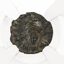 Roman AE of Theodosius II (AD 402-450) NGC (XF)