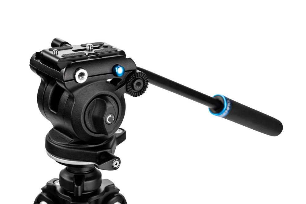 Benro S2 PRO Fluid-Videokopf mit flachem Fuß, max. 5,5 lb, 1/4"-20 Zubehörhalterungen, 3/8"-16 Kopfhalterung, mit Schwenkarm (S2PRO) Benro S2 PRO Fluid-Videokopf mit flachem Fuß, max. 5,5 lb, 1/4"-20 Zubehörhalterungen, 3/8"-16 Kopfhalterung, mit Schwenkarm (S2PRO)