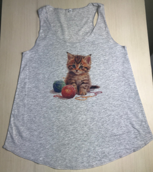 TT-883: Cute Kitten Playing with Yarn in Grey Top