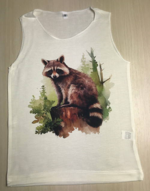 KTT-590: Raccoon on a Stump in the Pine Forest Tank Top