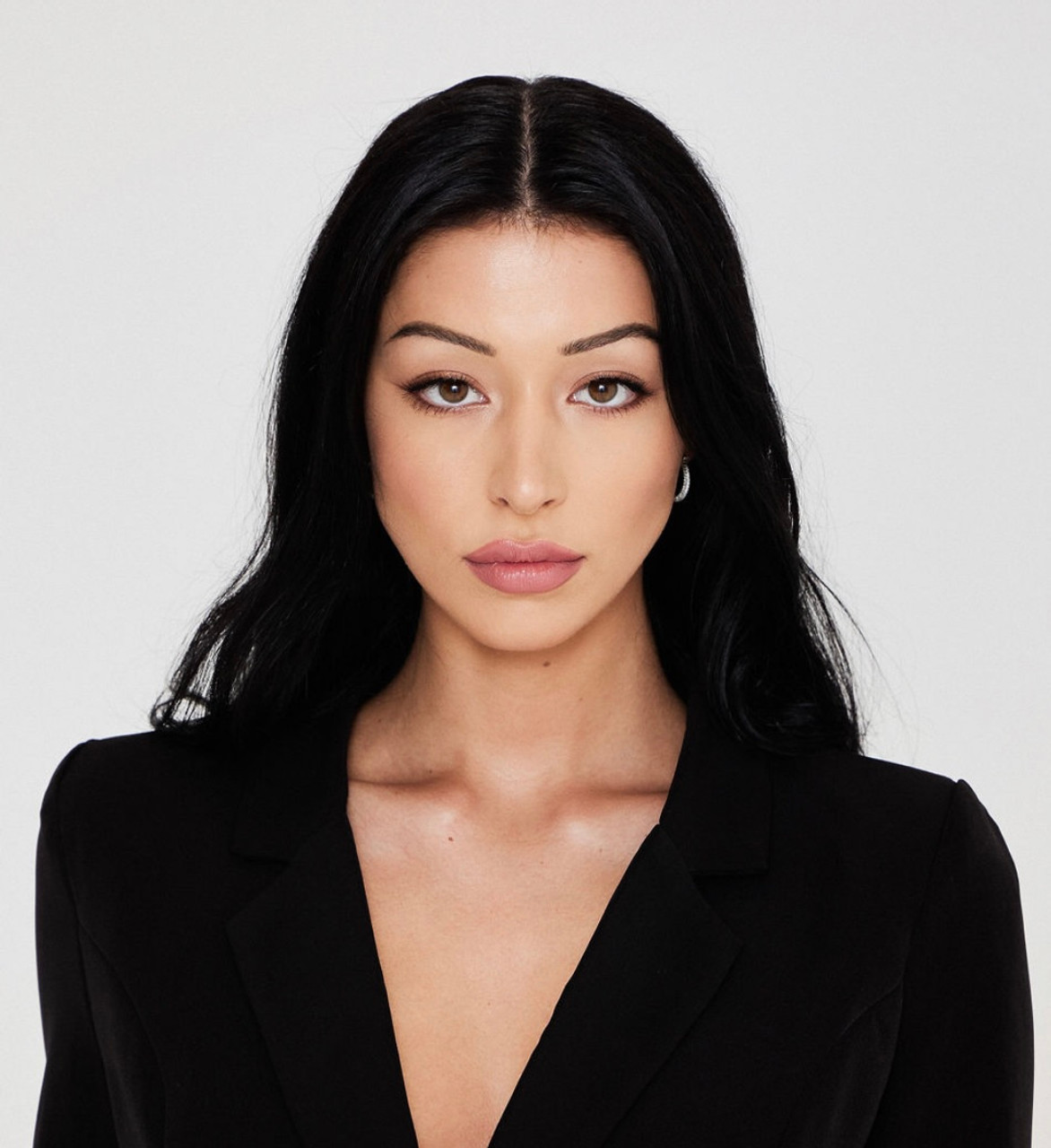 Emily S. Height 5'7 Bust 34.5 Waist 26.5 Hips 34.5
