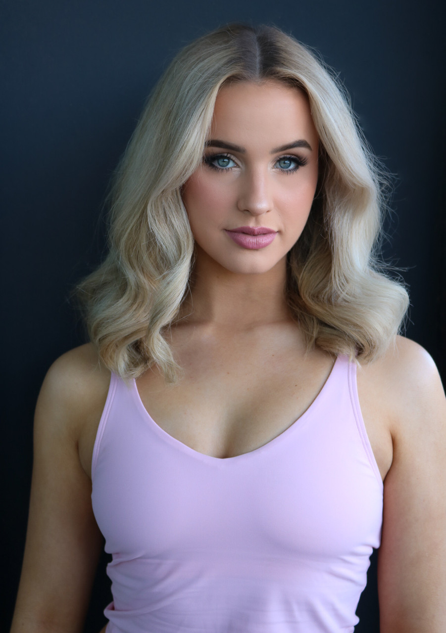 Abigail B. Height 5'6 Bust 33 Waist 26 Hips 37.5