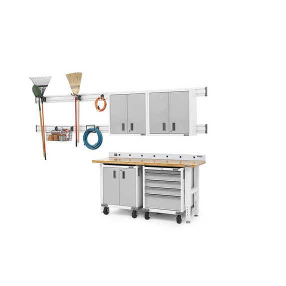 Gladiator® 6' (182.9 cm) Wide 9-Outlet Workbench Powerstrip GAAC68PSDW