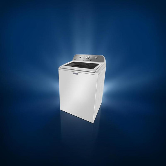 This 5.4 cu. tt. IEC capacity top load washer from Maytag delivers the stain-fighting power that’s built to handle tough loads. MTW5205TW