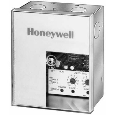 Honeywell CR7075A1000 2-Stage Outdoor Light Control