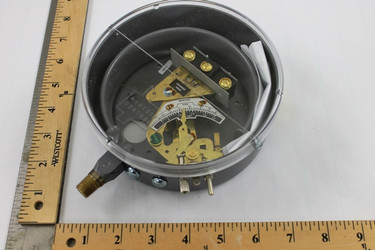 Dwyer Instruments DR-7031-153U-1 1/8-15# SPDT M/R On # Rise