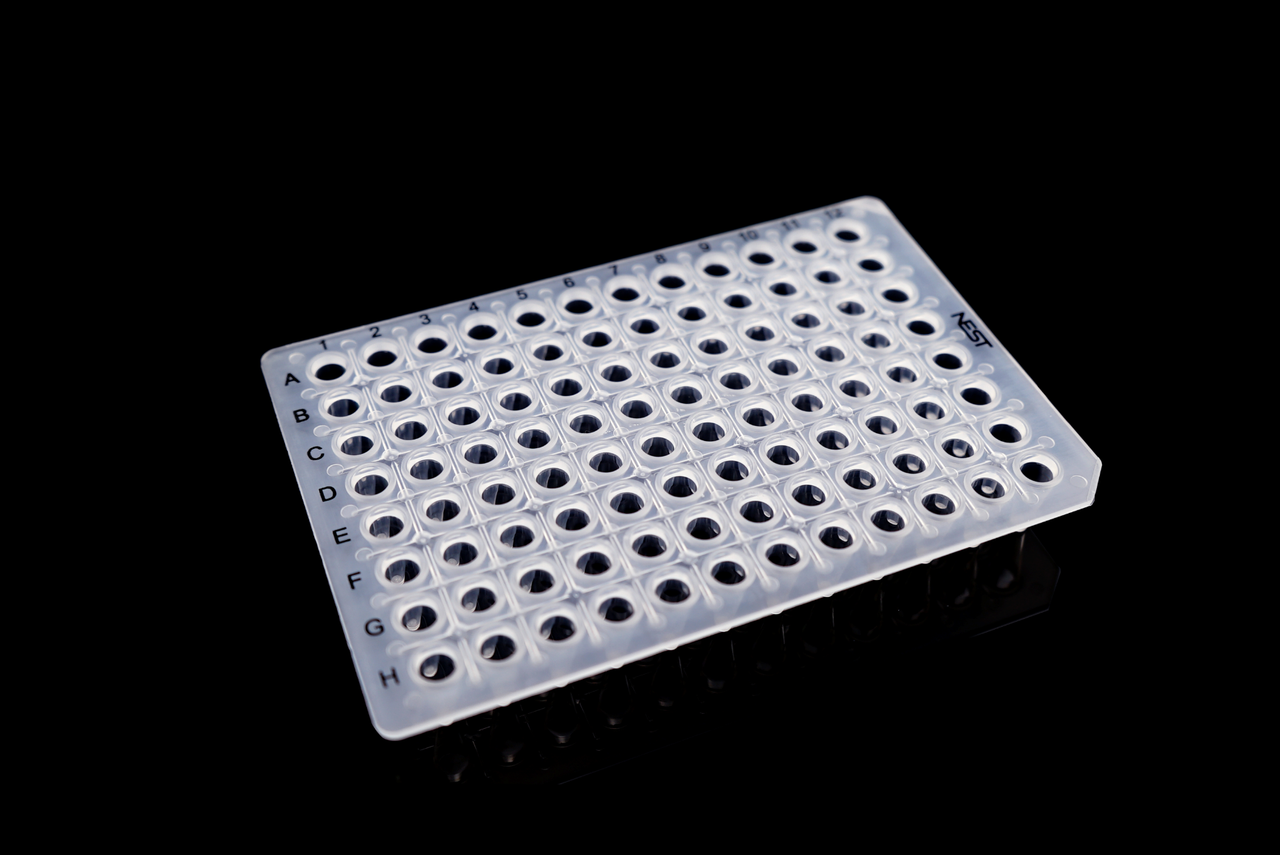 NEST 402101 0.1 mL 96 Well PCR Plate, Low Profile, No Skirt, Clear, H12 Notch, Polypropylene, Case of 100 (4 Packs x 25)