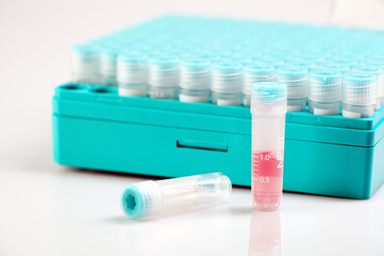NEST 606902 1.5 mL Cryogenic Vial, External Thread, Self-Standing, Round Bottom, Sterile, 10 x 10 Racked