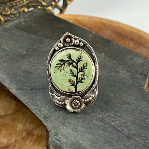 Green fern statement ring - size 8