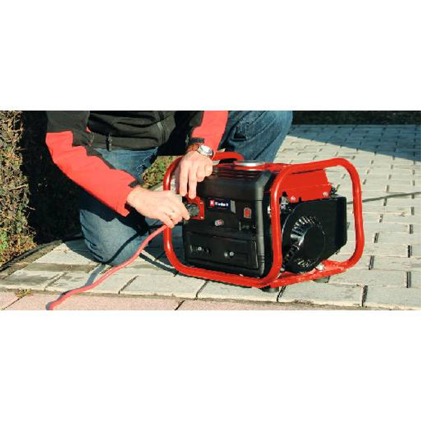 Generator Einhell TC-PG 10/E5, putere continuă 680 W, curent 2.96 A, 1 priză 230 V, rezervor 4l, timp de lucru la încărcare 2/3 - 6.6 h