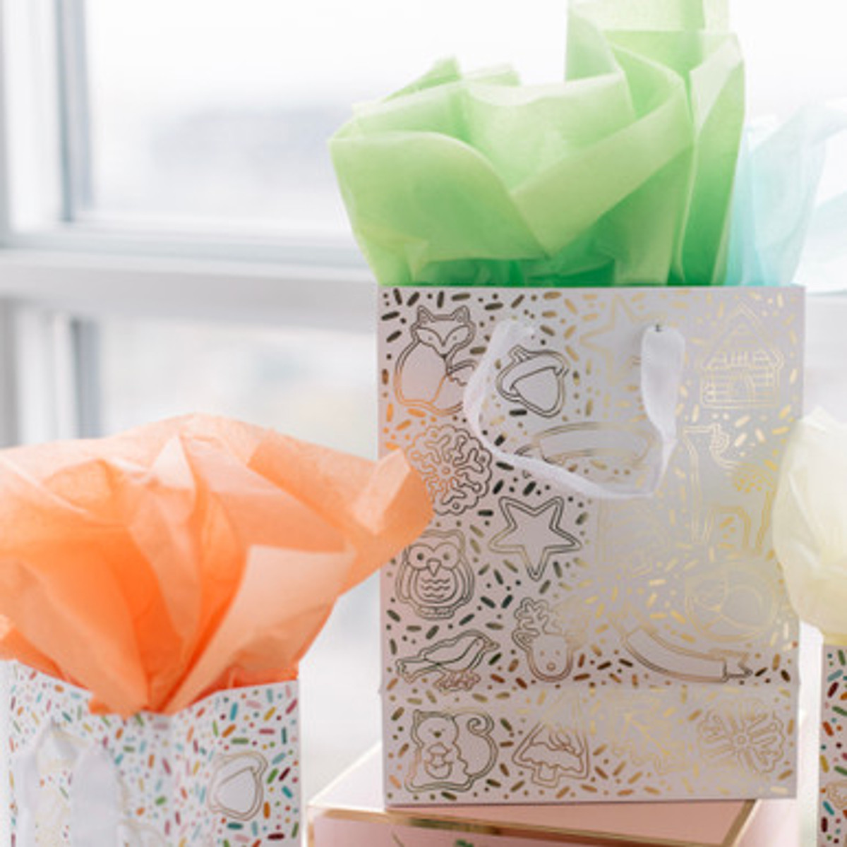 Solid Tissue Paper - 20 x 30 Inch - 6 Sheets