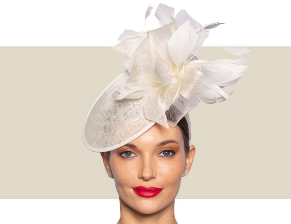 Women’s ivory fascinator headpiece for wedding events