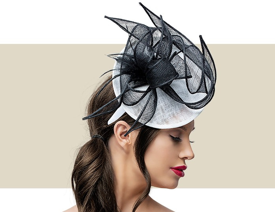 MARCEY FASCINATOR HAT - White and Black