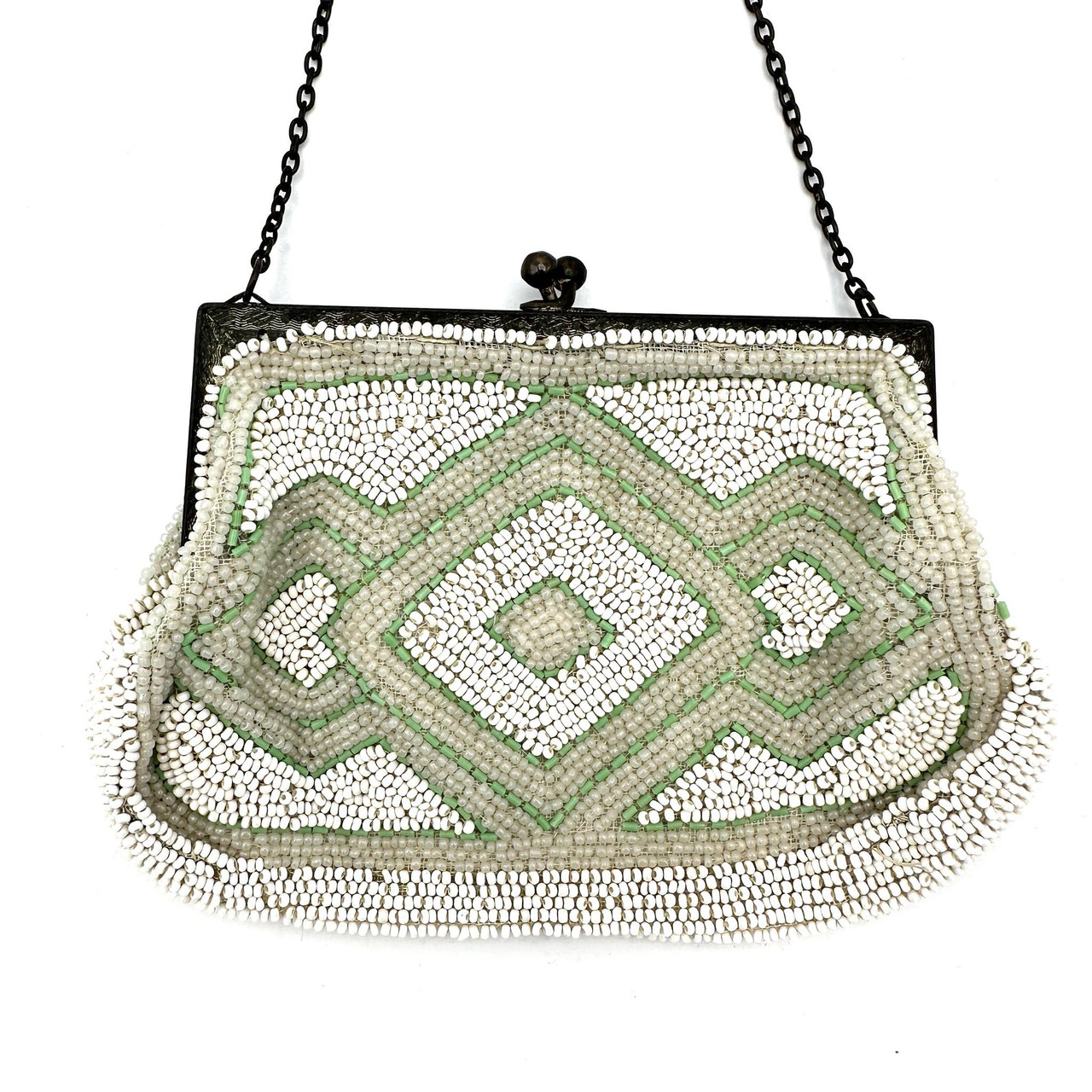 1920s - 30s White And Green Beaded Deco Kiss Lock Chain Handle