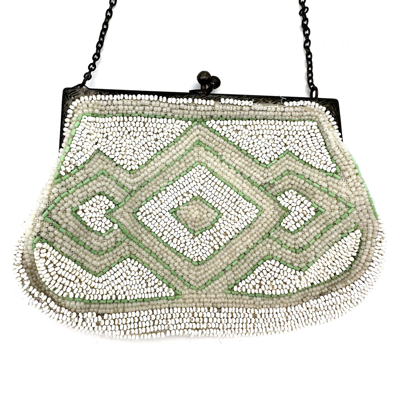1920s - 30s White And Green Beaded Deco Kiss Lock Chain Handle