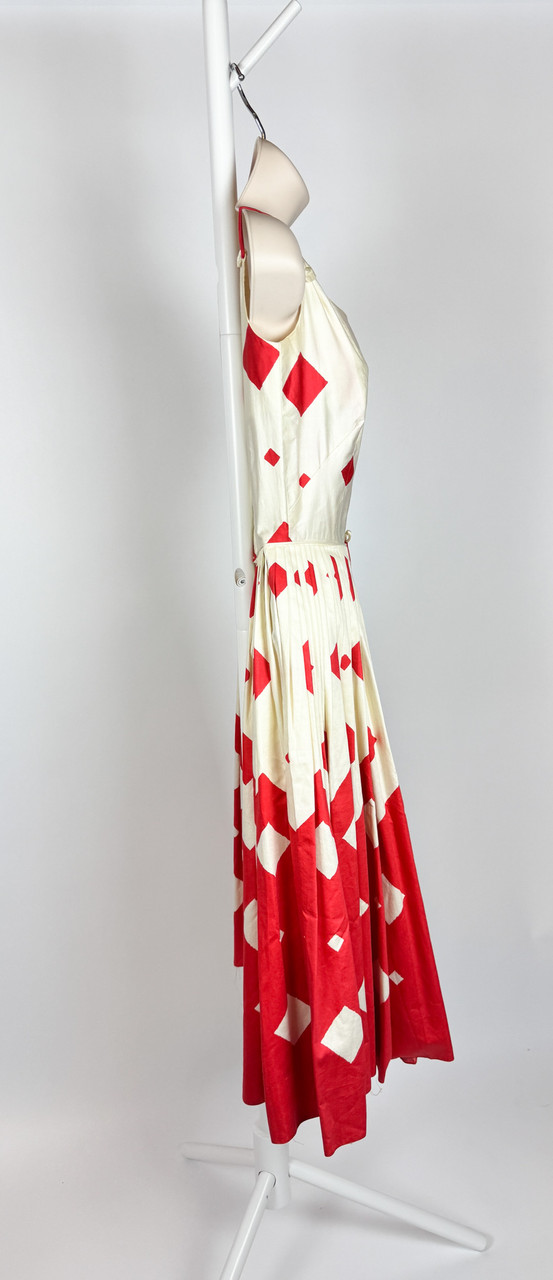 red swing dress 24360 White Picnic 14 please order by your waist measurement for the best fit. Banned Retro Amalia Swing Dress