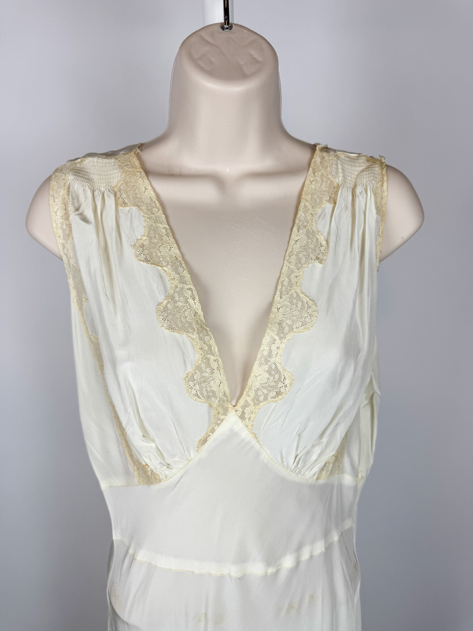 1940s Cream Lace Bias Cut Maxi Slip Dress 1940s Cream Lace Bias Cut Maxi Slip Dress