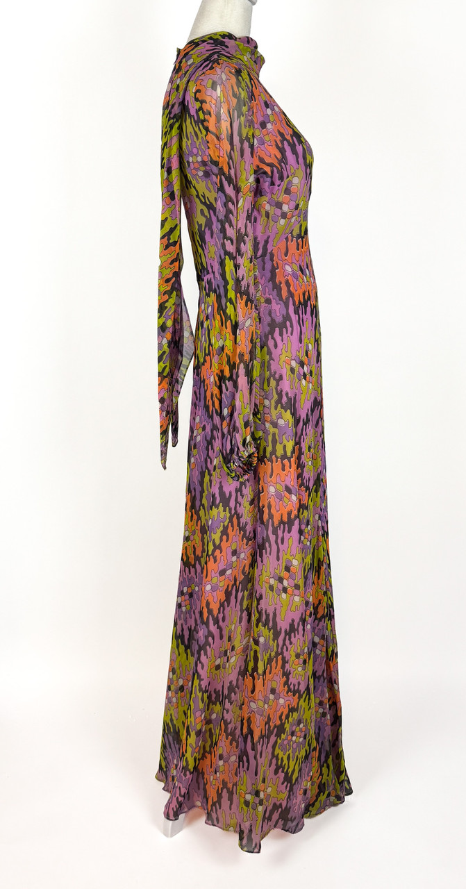 maxi dresses 1970s Finding a vintage dress from the era 33waist Multicolor 1970s V-Neck Floral Sleeveless