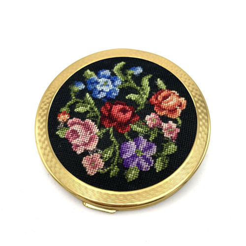 1970s- 80s Embroidered Floral Makeup Compact 1970s- 80s Embroidered Floral Makeup Compact