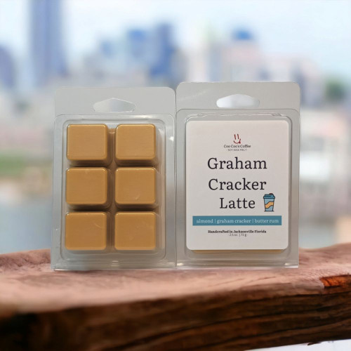 Graham Cracker Latte Wax Melt
Blurred city, wood table