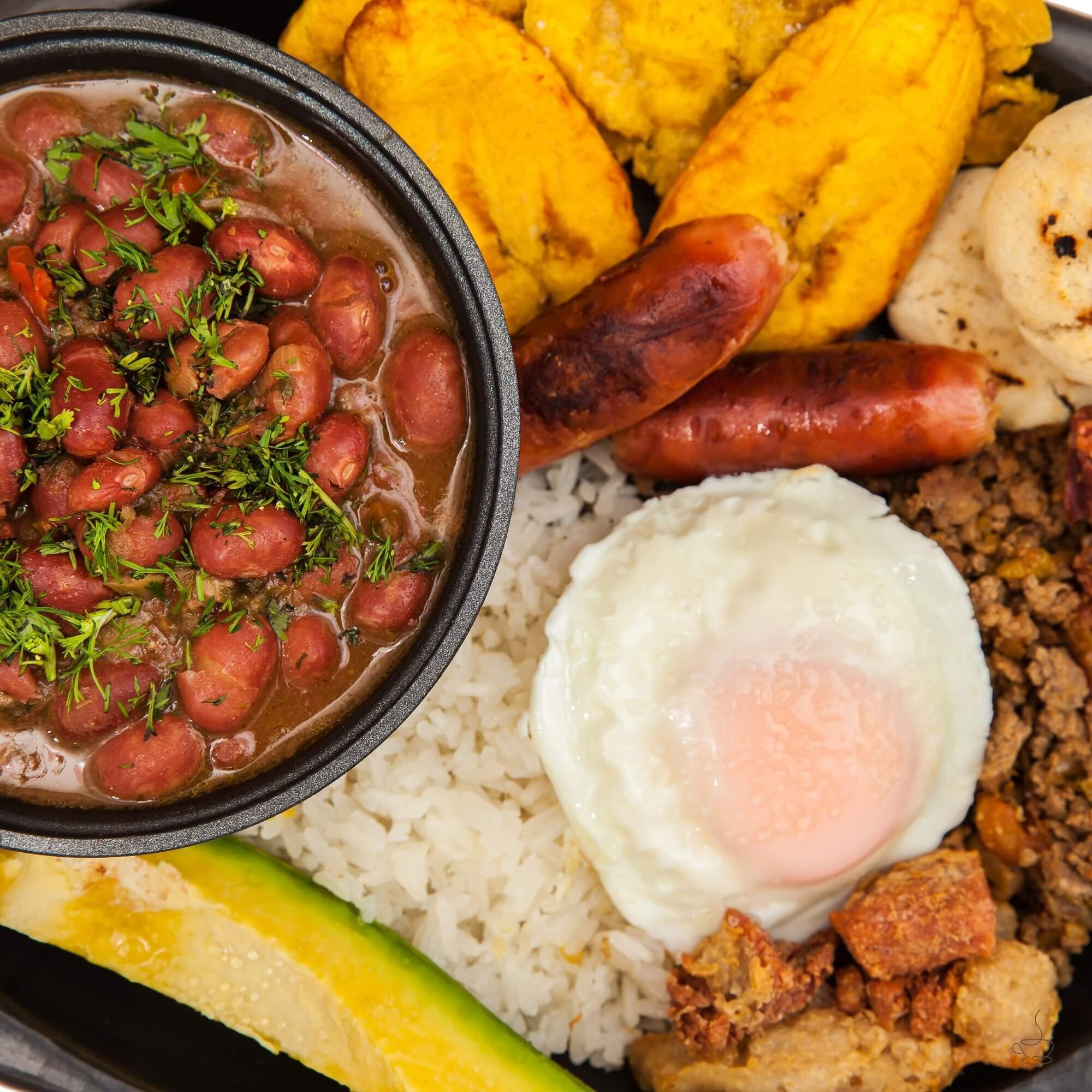 City and café scene in Colombia