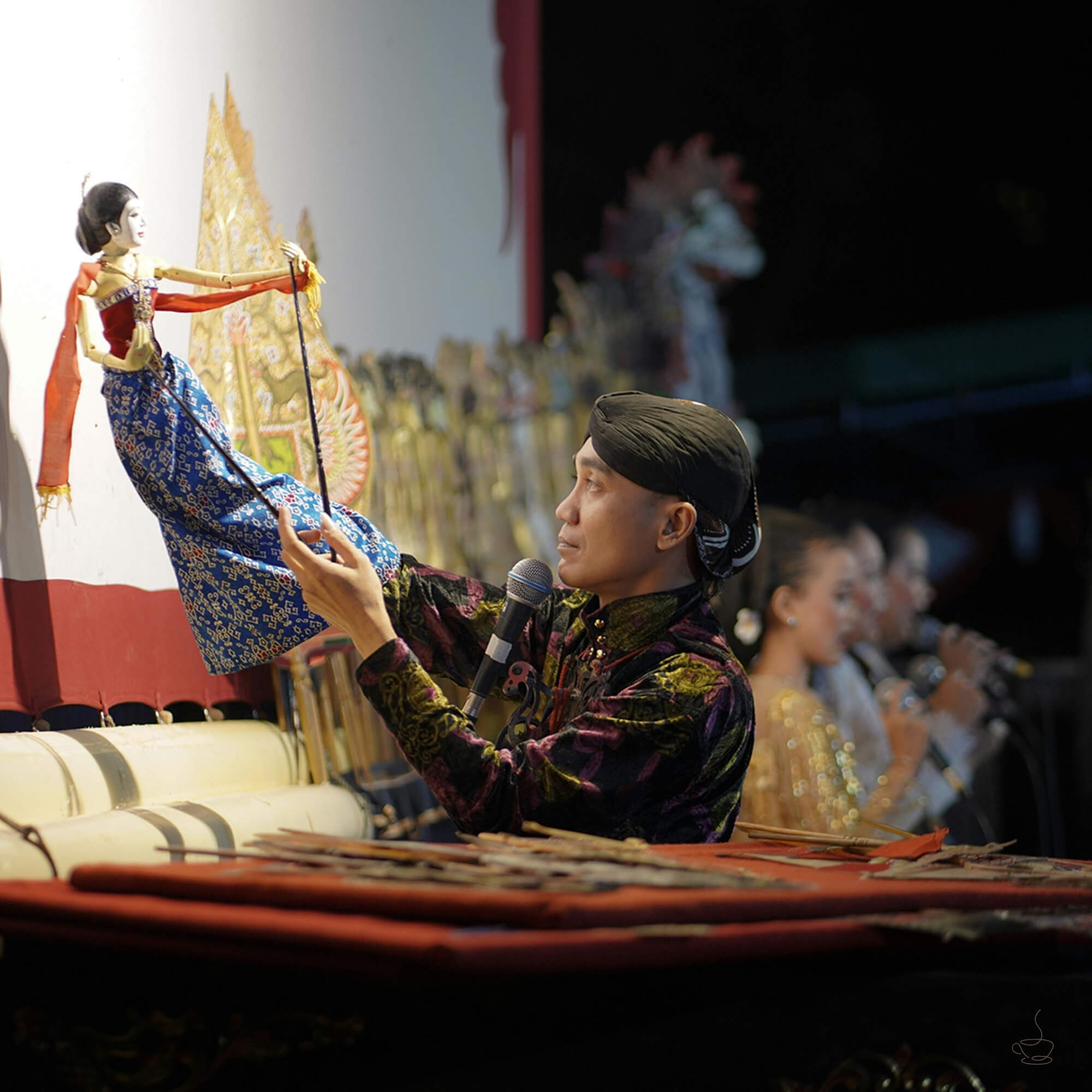 Street and café scene in Java