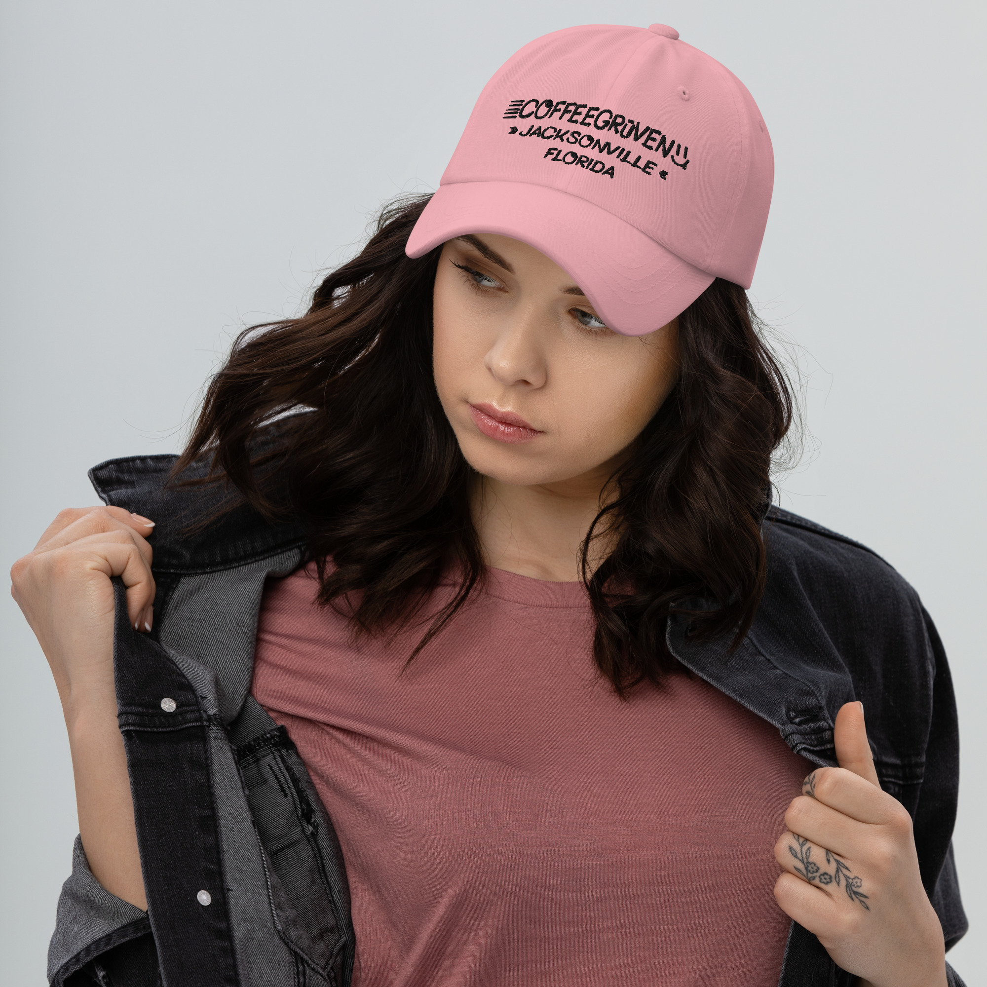 Pink coffee gruven dads hat with female model