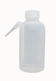 Wash Bottle, Graduated, Polyethylene, 500ml capacity. Wash Bottle, Graduated, Polyethylene, 500ml capacity.