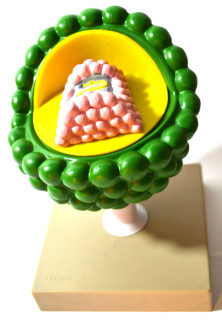 Eisco Labs: Model of AIDS Virus; Greatly Magnified; 2 Parts; On stand_MAIN