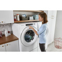 Whirlpool® Piédestal avec rangement pour laveuse et sécheuse à chargement frontal, 15.5 po (39,4 cm) WFP2715HW