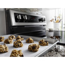 Maytag® Cuisinière au gaz avec convection véritable et préchauffage rapide - 30 po - 5.8 pi cu MGR8800FZ