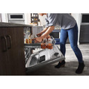Kitchenaid® Lave-vaisselle avec troisième panier 360° Max Jets™ et éclairage à DEL - 44 dBA KDTM704KPS