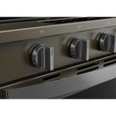 Whirlpool® Cuisinière au gaz intelligente à commandes frontales de 30 pouces avec technologie de cuisson à air, vapeur/auto-nettoyage, préchauffage à grande vitesse et capacité de 5.3 pi cu WSGS7530RV