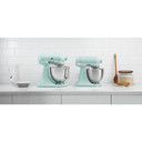 Batteur sur socle à tête inclinable KitchenAid de 4.7 L (5 pintes) de la série Artisan KSM150PSIC