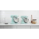 Batteur sur socle à tête inclinable KitchenAid de 4.7 L (5 pintes) de la série Artisan KSM150PSIC
