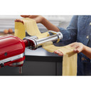 Batteur sur socle à tête inclinable KitchenAid de 4.7 L (5 pintes) de la série Artisan KSM150PSER