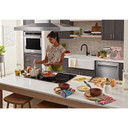 Batteur sur socle à tête inclinable Artisan® KitchenAid® de 5 pintes KSM150PSDR
